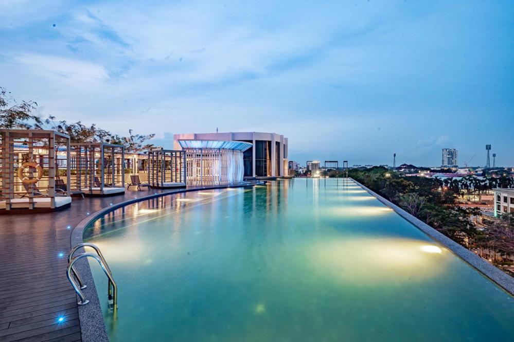 Sina Troika Residence Kota Bharu 2Br Wifi Netflix Pool المظهر الخارجي الصورة